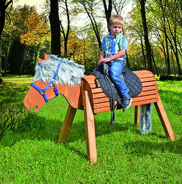Stor hest til lekeplassen